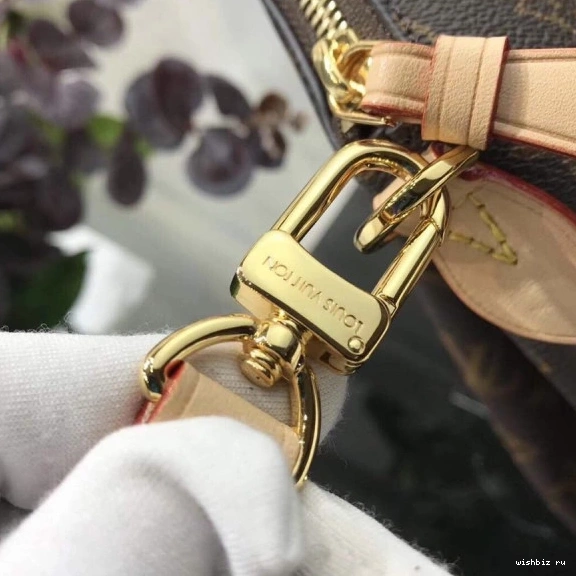 WIS RIVOLI VUITTON LOUIS MM 0926